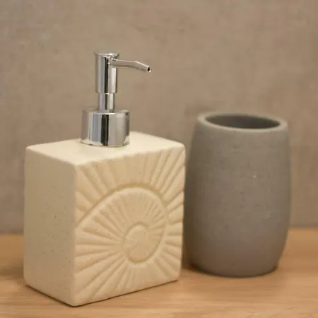 Quiet Old Town Hideout *