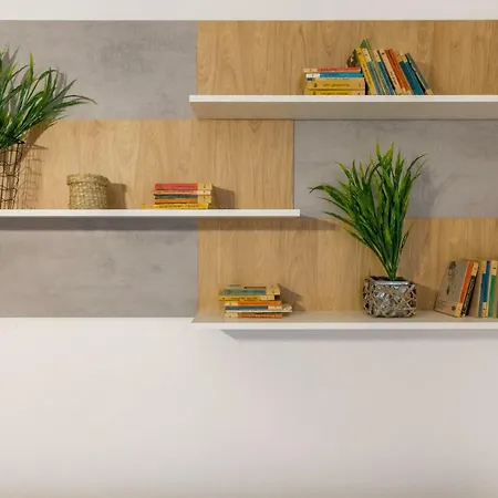 Daire Quiet Old Town Hideout