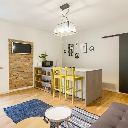 Quiet Old Town Hideout *