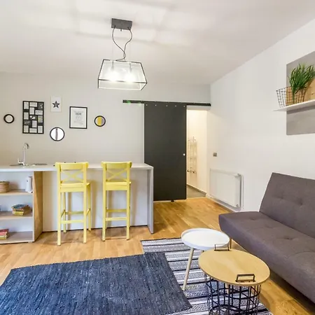 Quiet Old Town Hideout Apartamento