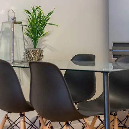 Daire Quiet Old Town Hideout