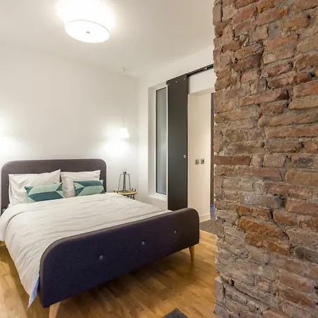 Quiet Old Town Hideout Daire