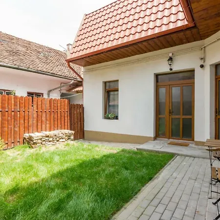 Quiet Old Town Hideout Daire *