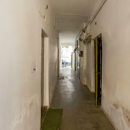 Quiet Old Town Hideout Daire *