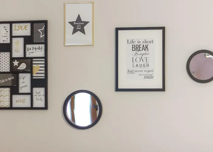 Quiet Old Town Hideout דירה