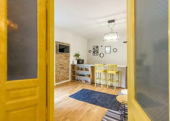 Apartman Quiet Old Town Hideout *