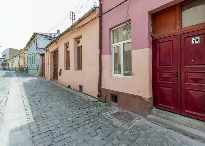 Quiet Old Town Hideout *